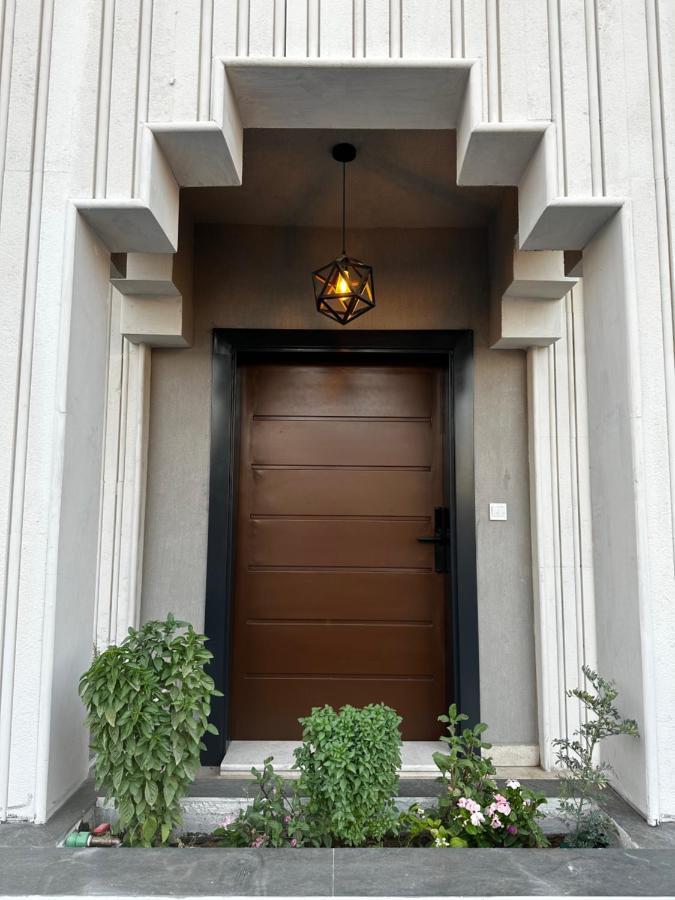 فيلا موقع مميز وإطلالة على المسبح Riyadh Exterior photo