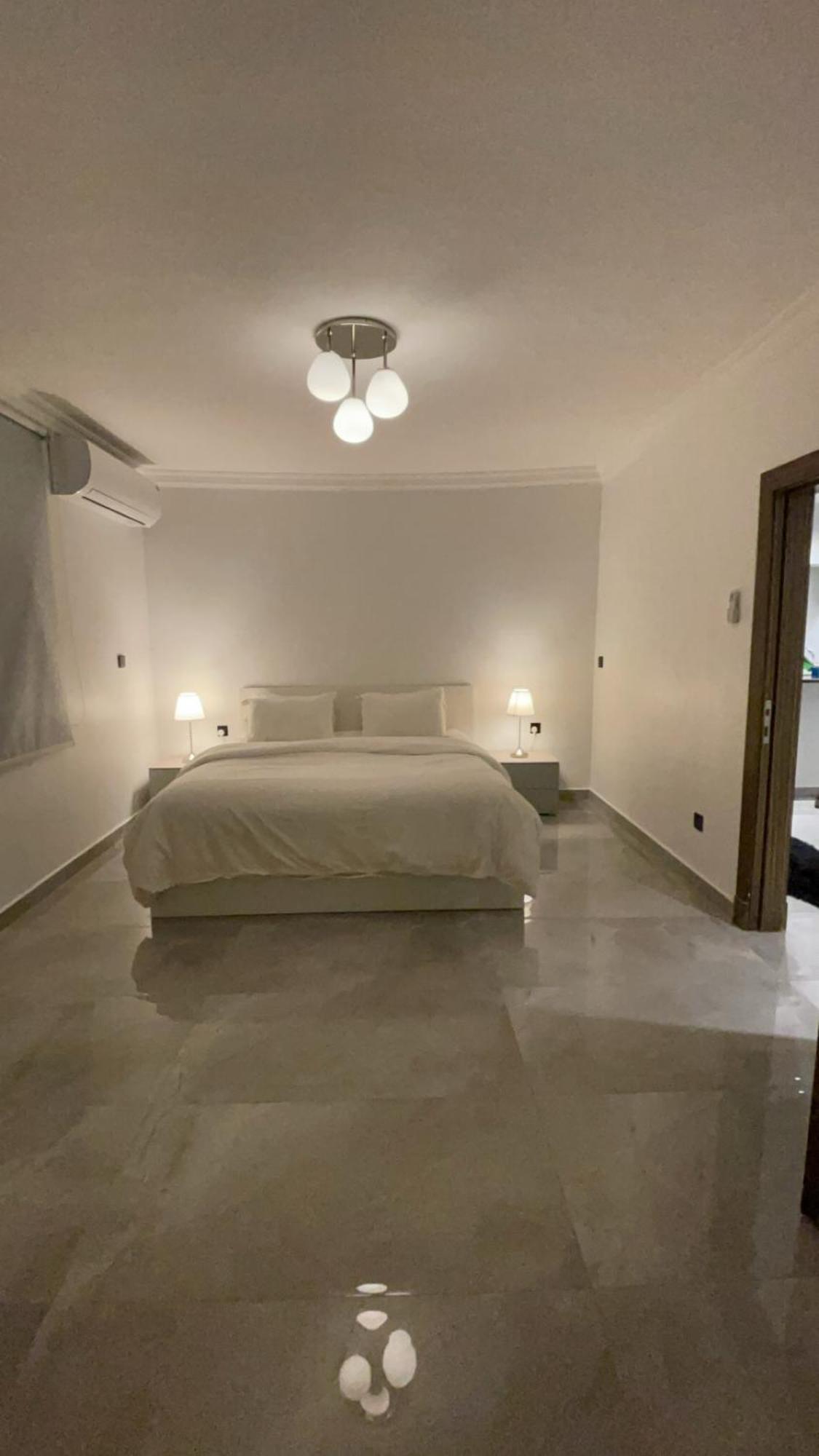 فيلا موقع مميز وإطلالة على المسبح Riyadh Exterior photo