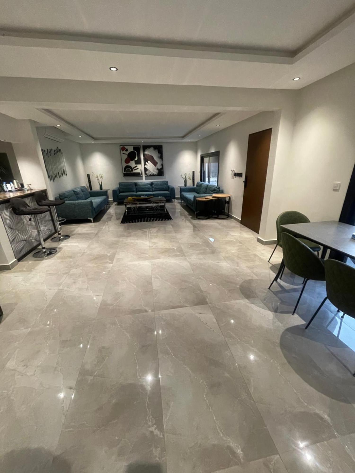 فيلا موقع مميز وإطلالة على المسبح Riyadh Exterior photo